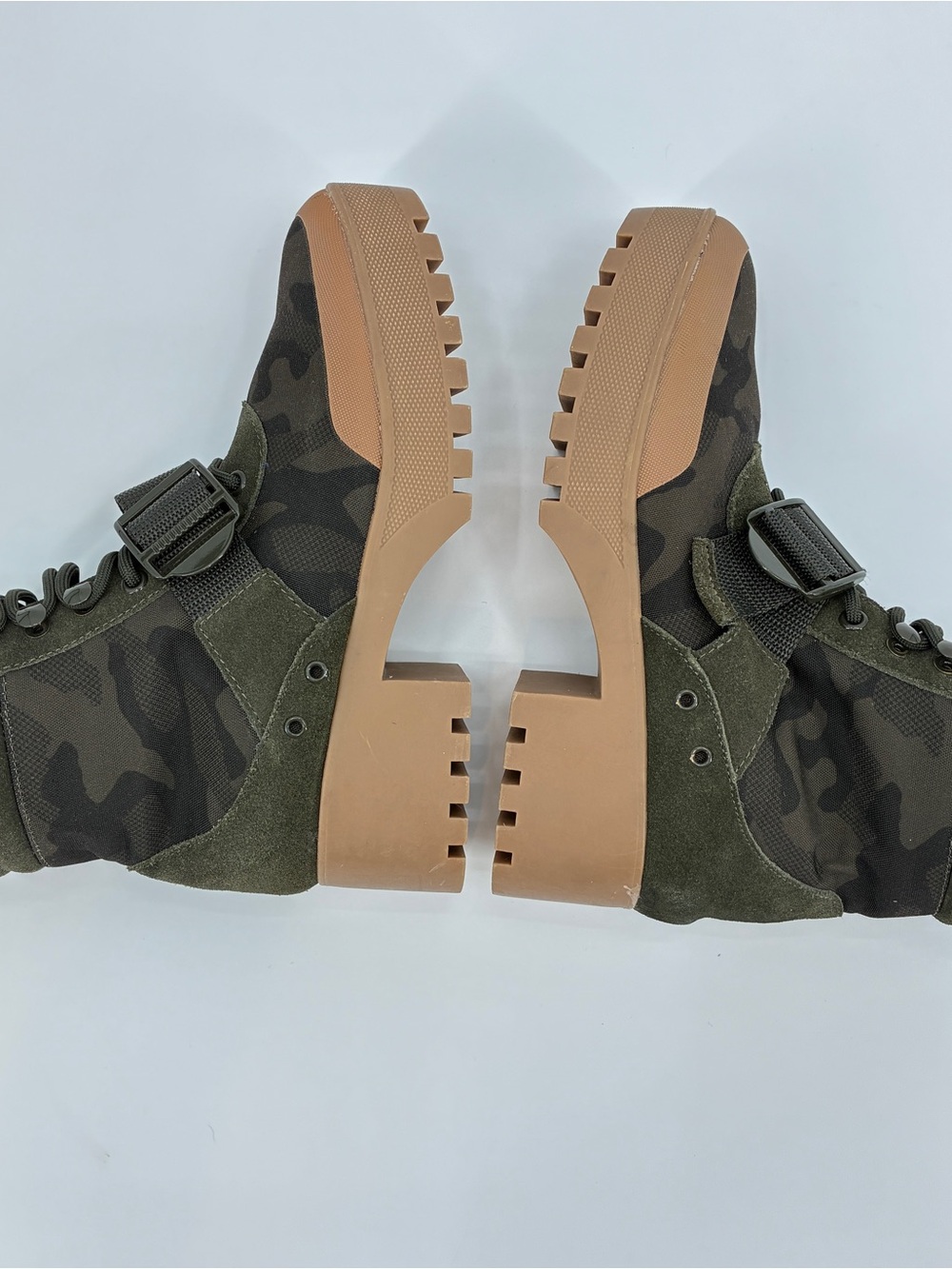 Steve Madden Women Lace Up Military Camo Lug Sole Platform Chunky Boots Size 8.5 - Picture 5 of 12